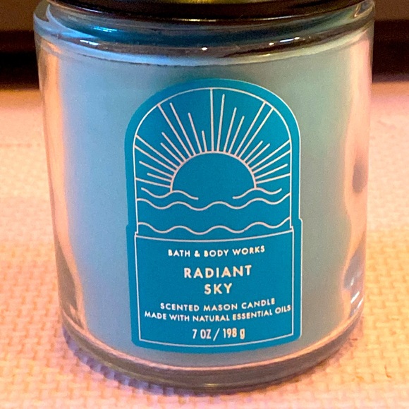 RADIANT SKY BATH AND BODY WORKS SINGLE WICK CANDLE 7 oz - Picture 5 of 5